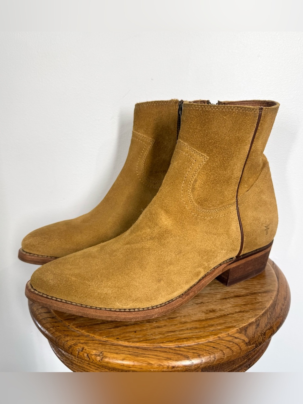Frye Billy Brown Suede Ankle Boots Women’s Size 9.5 Western Boho Pointed Toe